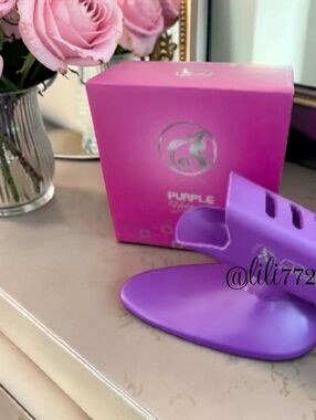 Royale Straightener Or Curling Iron holder New In Box Suction Or Wall Mount